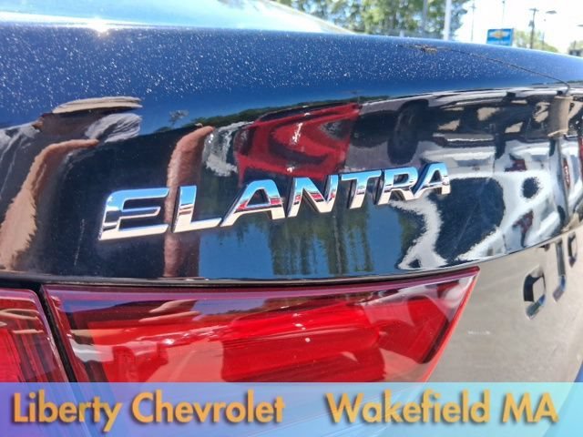 Used 2016  Hyundai SE image 13