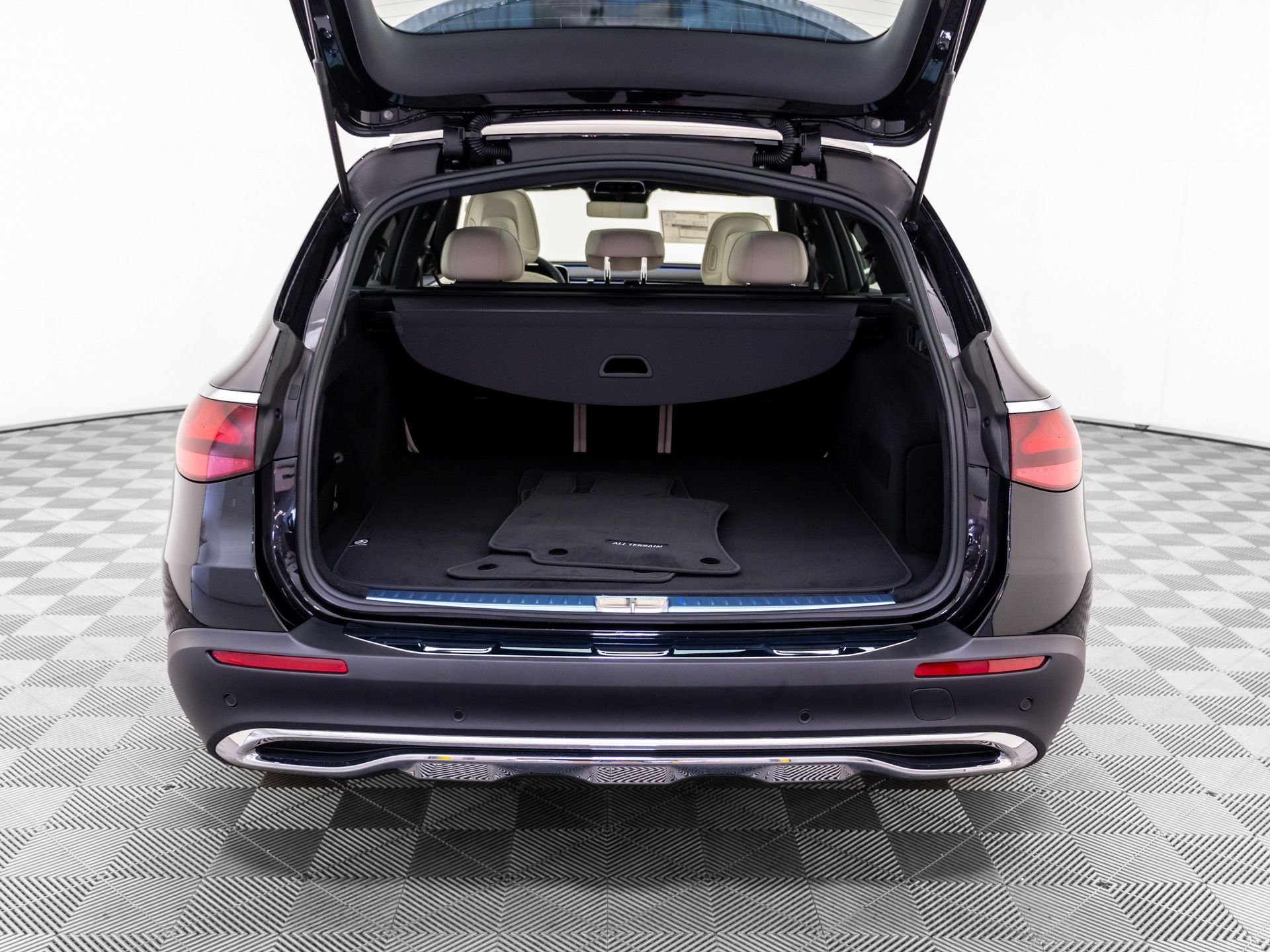 New 2027 Black Mercedes-Benz E 450 image 33