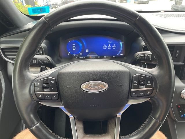 Certified Used 2020 Black Metallic Ford Platinum image 18