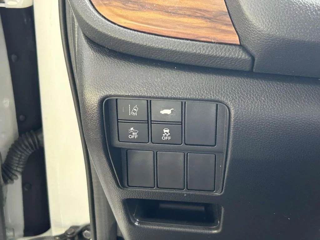 Used 2019 White Honda EX-L image 19