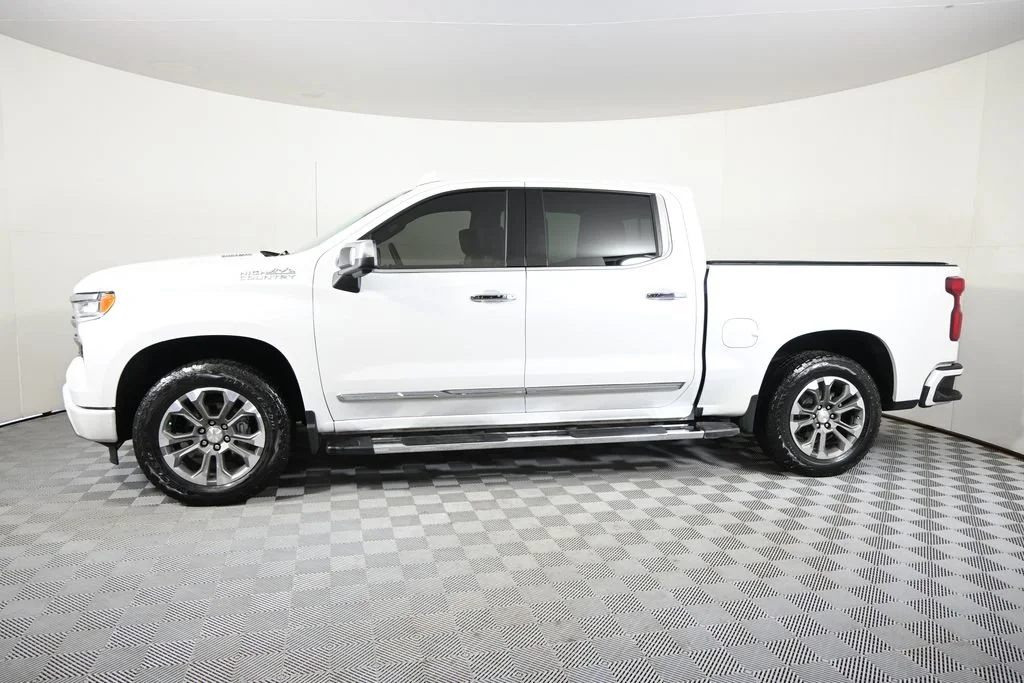 Used 2024 Chevrolet Silverado 1500 High Country with VIN 3GCUDJE88RG170982 for sale in Forest Lake, Minnesota