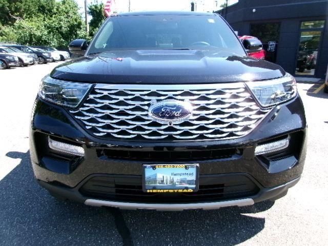 Used 2022 Agate Black Metallic Ford Platinum image 2