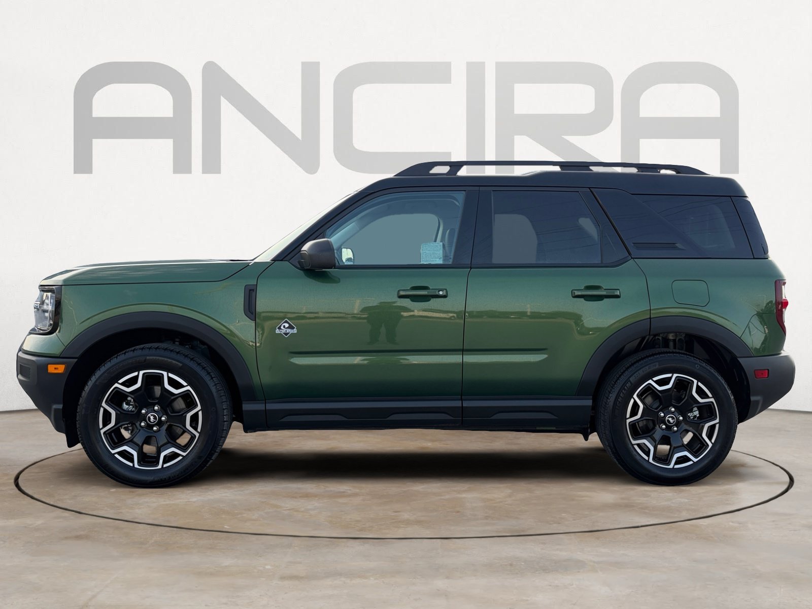 Used 2025 Green Metallic Ford Outer Banks image 5
