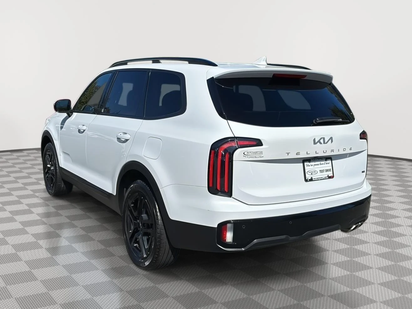Used 2024 Glacial White Pearl Kia SX X-Line image 7
