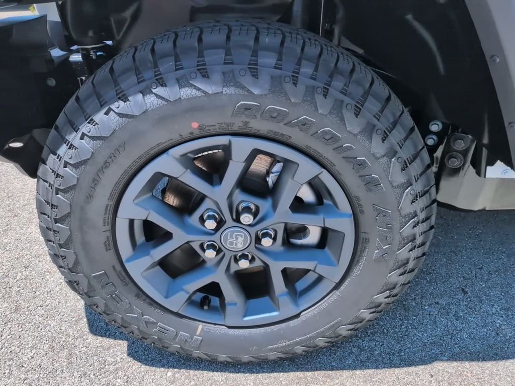 New 2026 Bright White Clear-Coat Exterior Paint Jeep  image 17