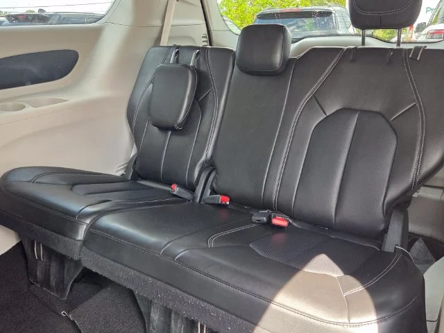 Used 2024 Black Chrysler Touring L image 12