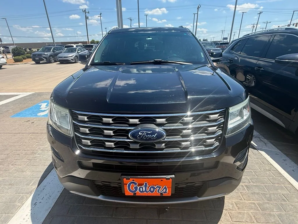 Used 2016 Black Ford XLT image 4