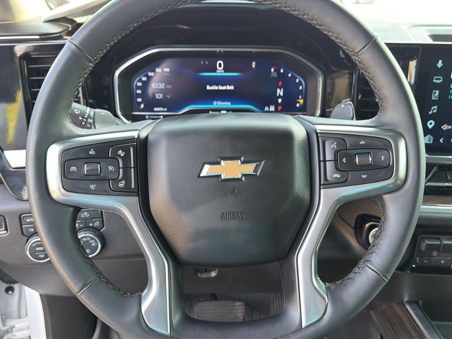Used 2025 Summit White Chevrolet LT image 20