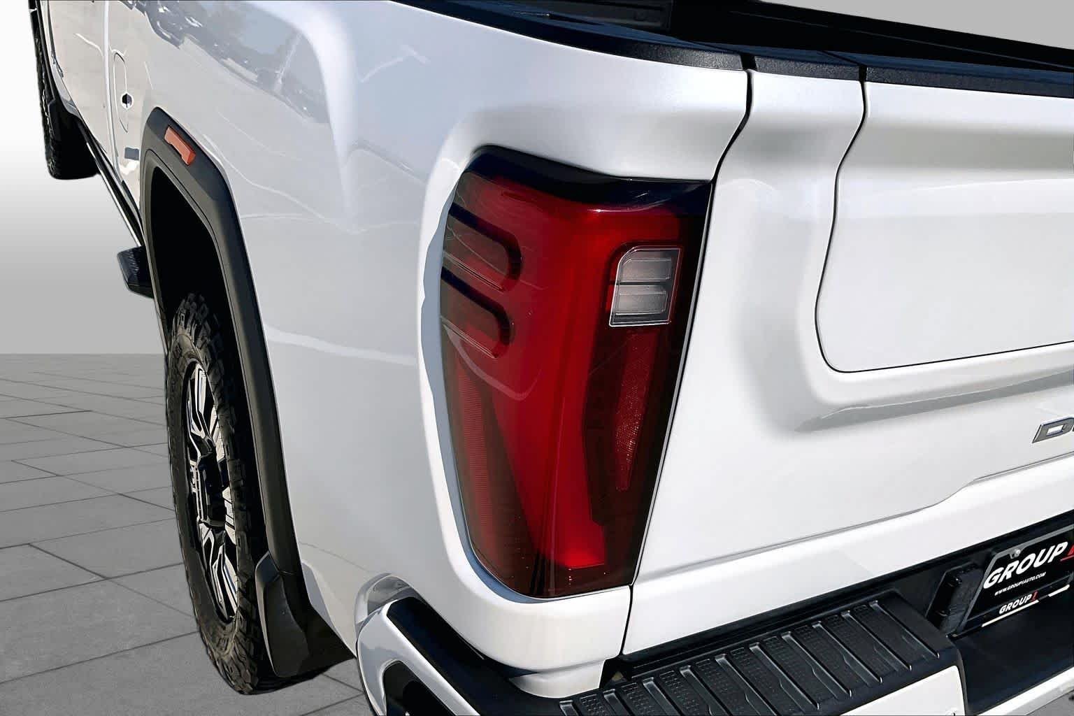 Used 2024 White Frost Tricoat GMC Denali image 25