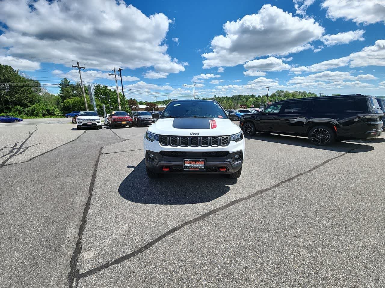 Used 2025 Bright White Clearcoat Jeep Trailhawk image 4