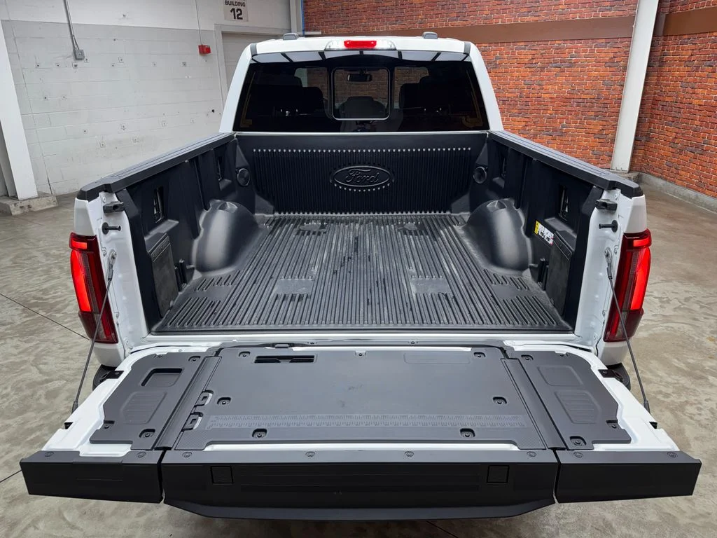 New 2026 Star White Metallic Tri-Coat Ford Lariat® image 31