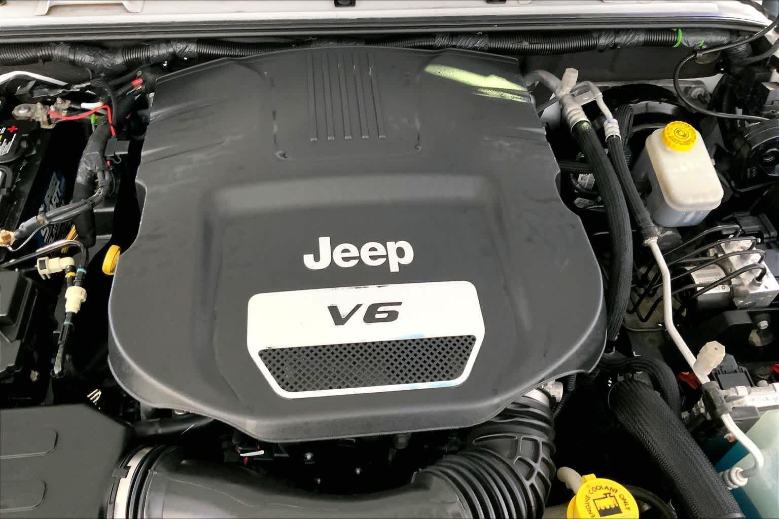 Used 2017 Bright White Clearcoat Jeep Sport image 31