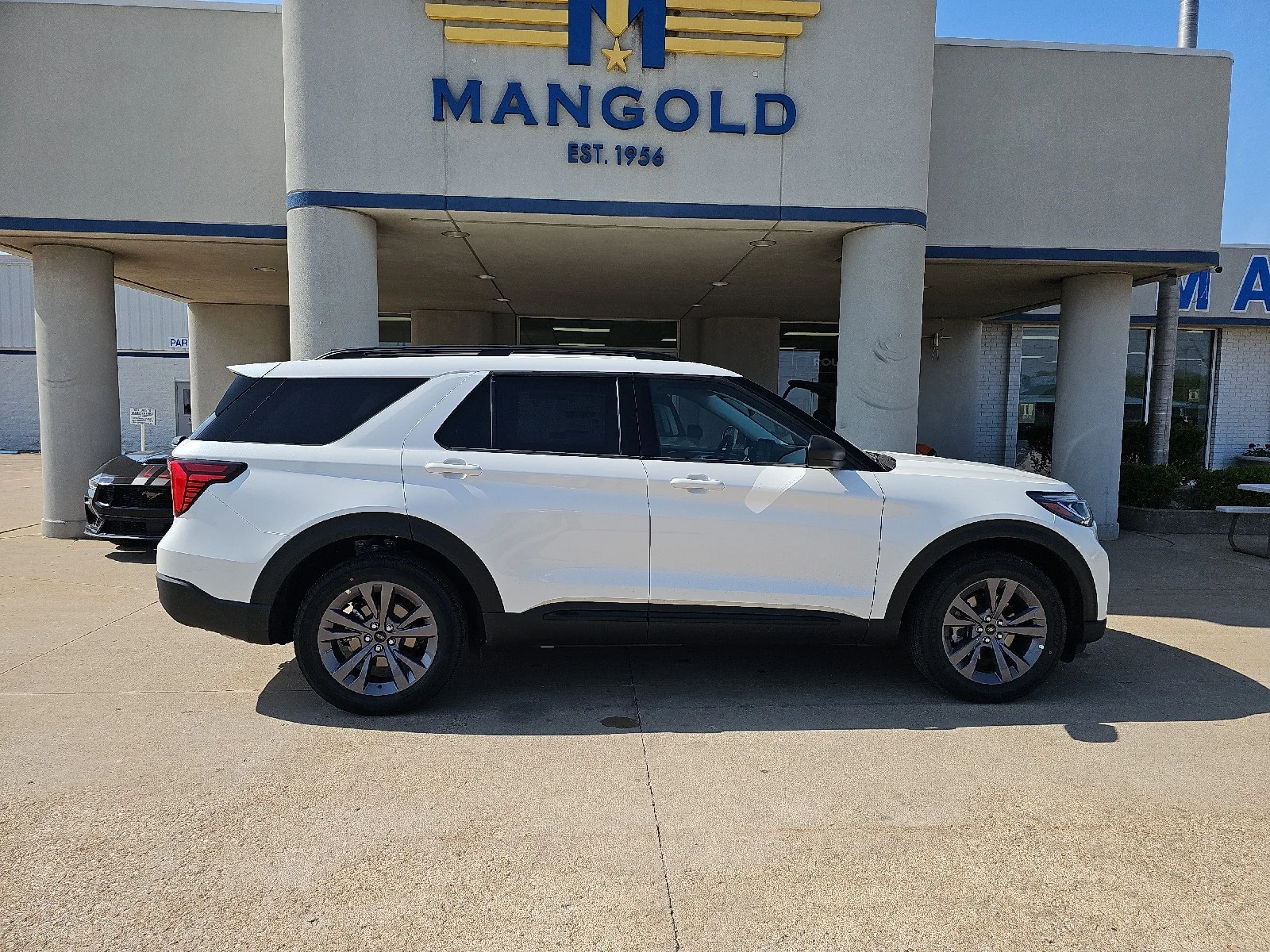 New 2026 Star White Metallic Tri-Coat Ford Active image 1