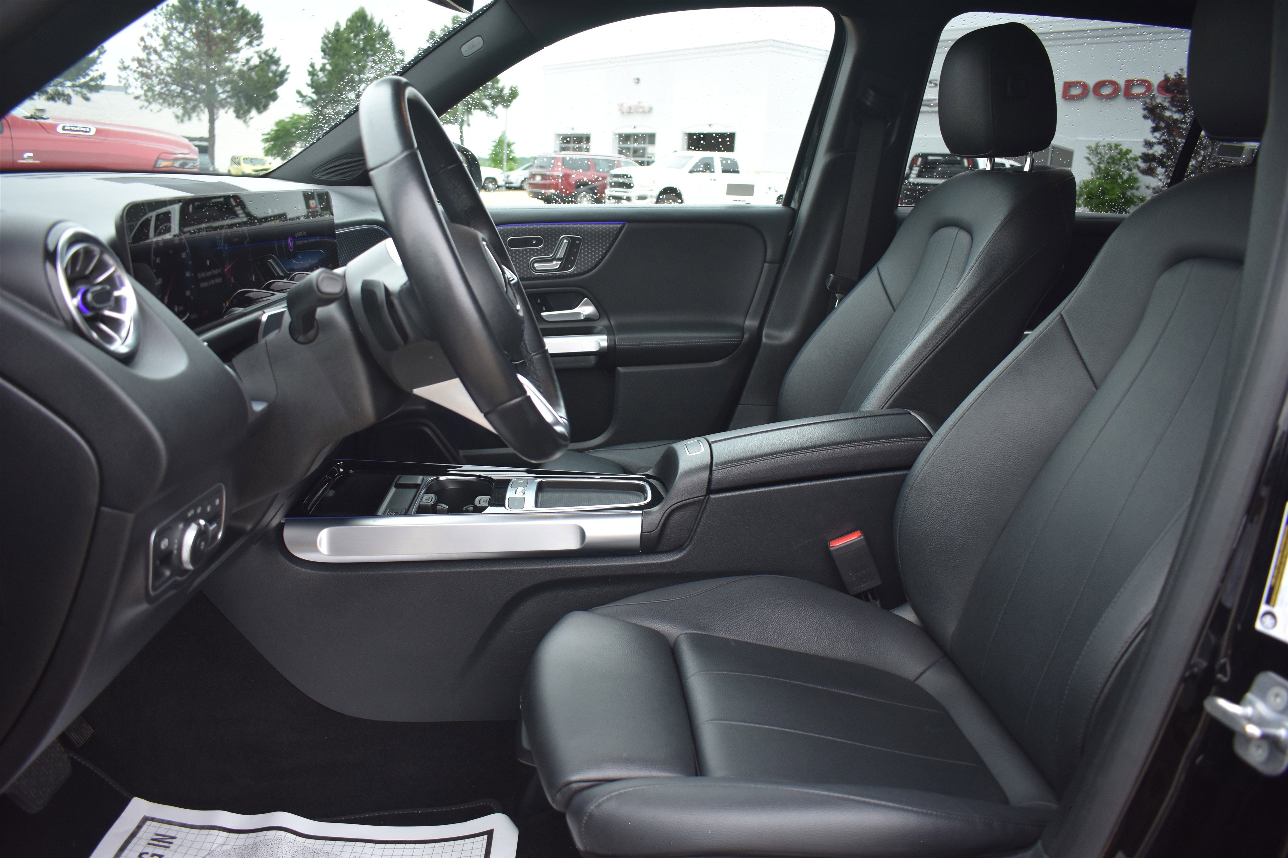 Used 2024  Mercedes-Benz GLB 250 image 14