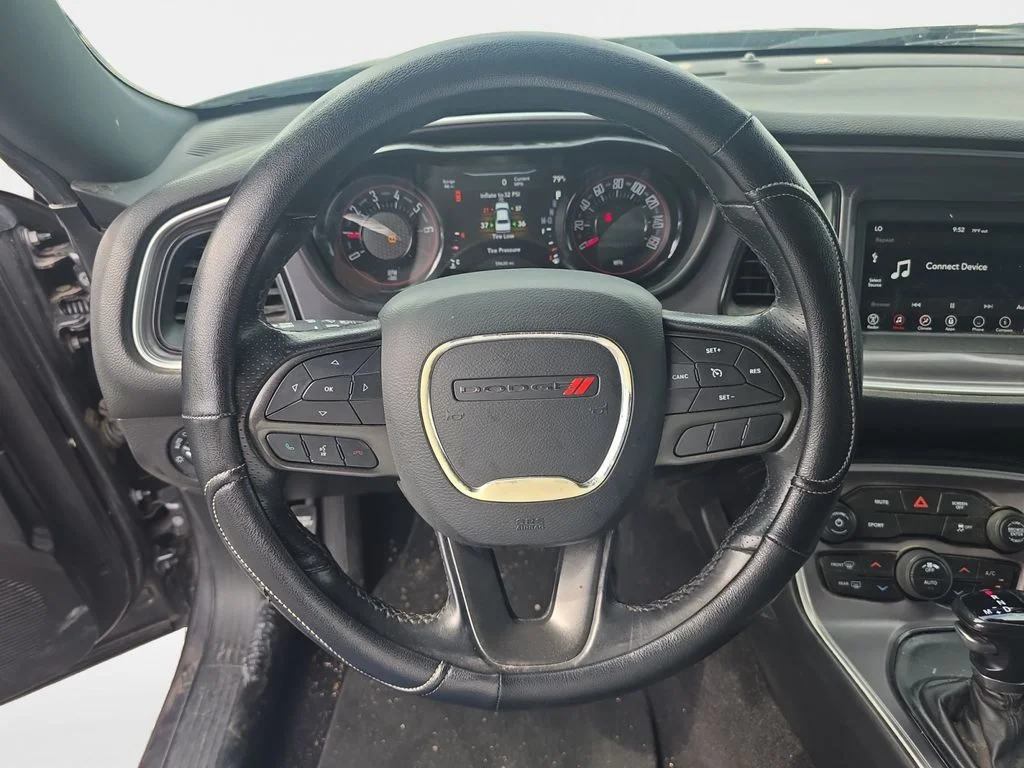 Used 2020 Granite Pearlcoat Dodge SXT image 13