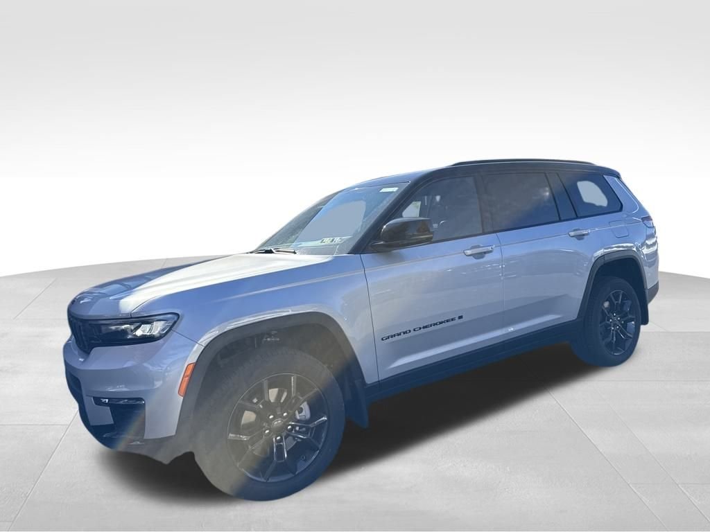 2025 Jeep Grand Cherokee Limited photo 2