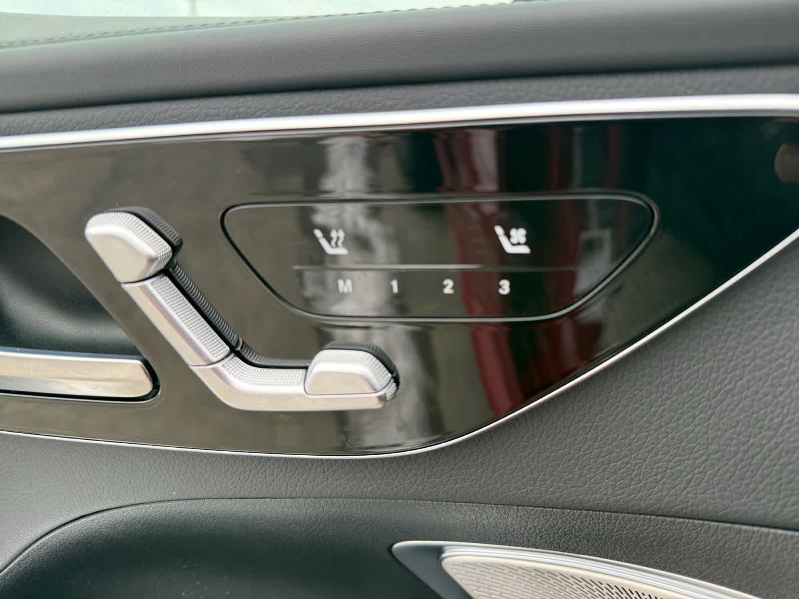 2025 Mercedes-Benz C-Class Sedan C 300 - Photo 25