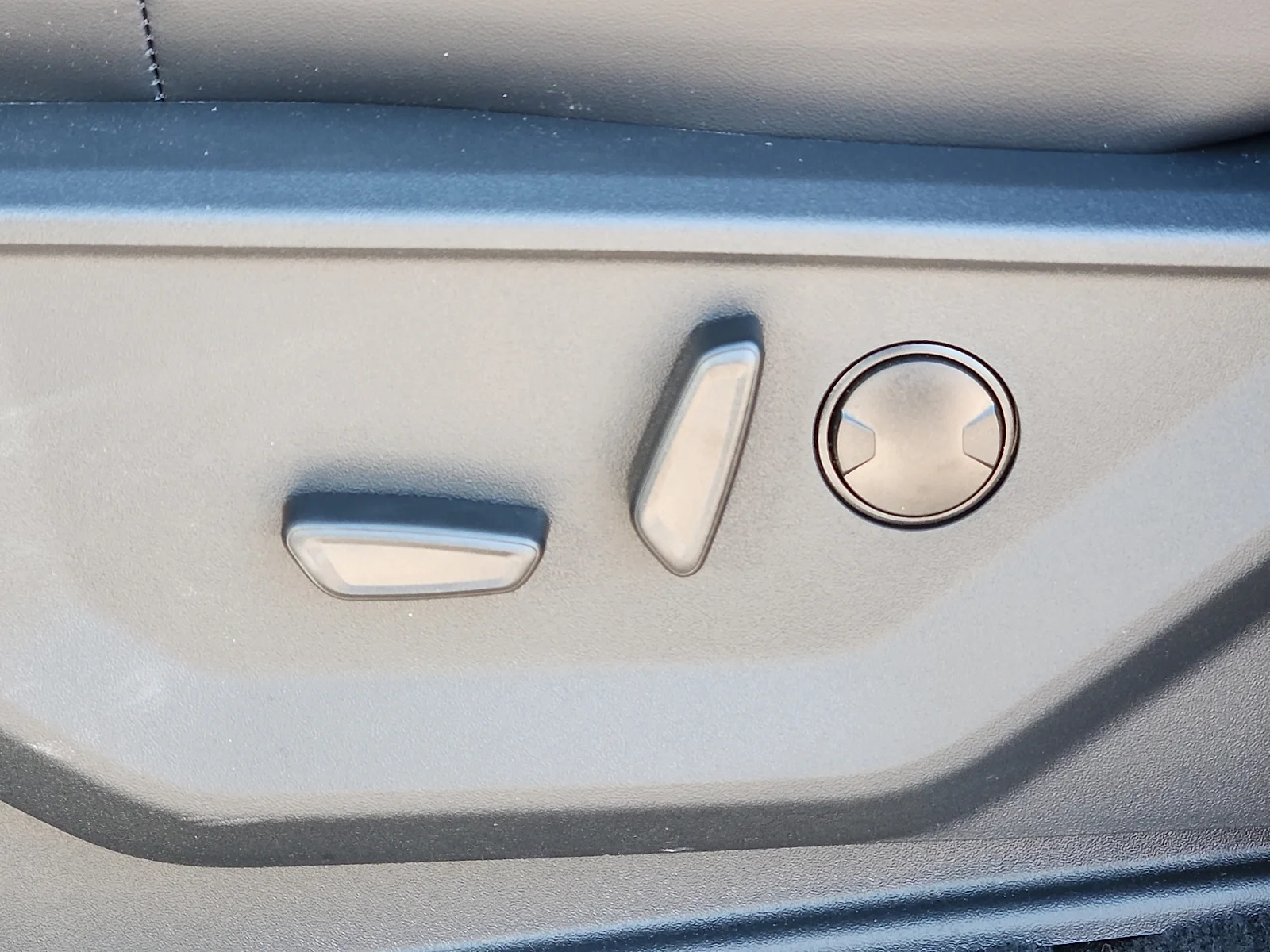 New 2027 Nocturnal Blue Metallic Ford Tremor image 16