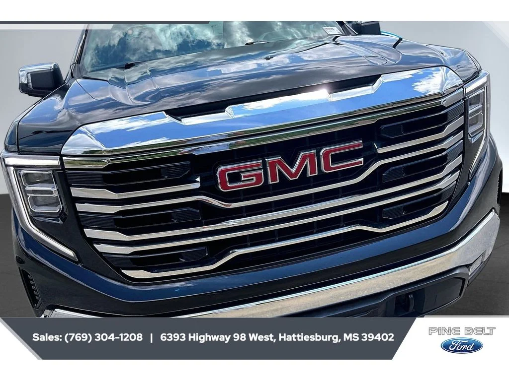 Used 2025 Onyx Black GMC SLT image 12
