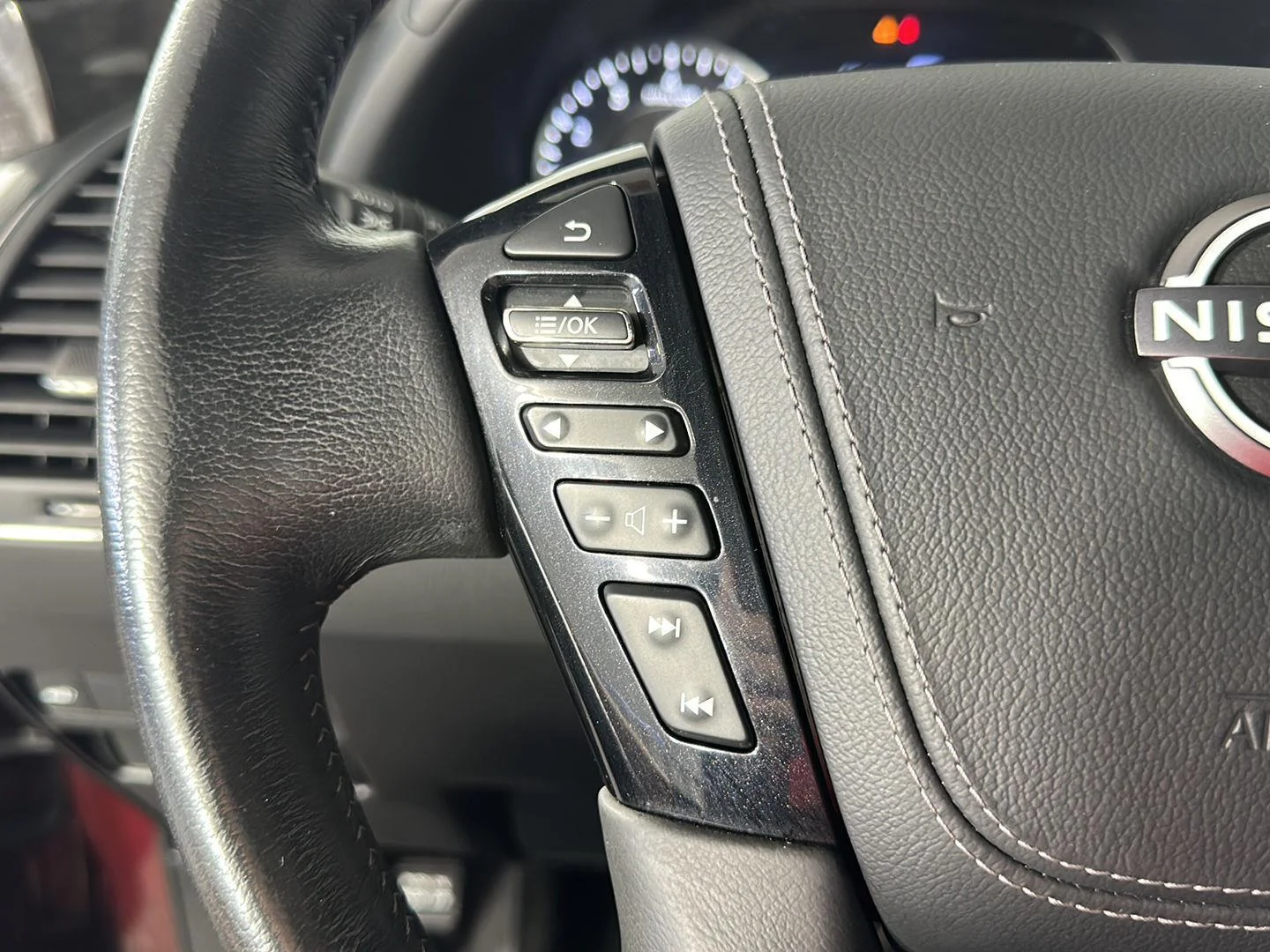 Used 2023 Coulis Red Pearl Nissan Platinum image 23