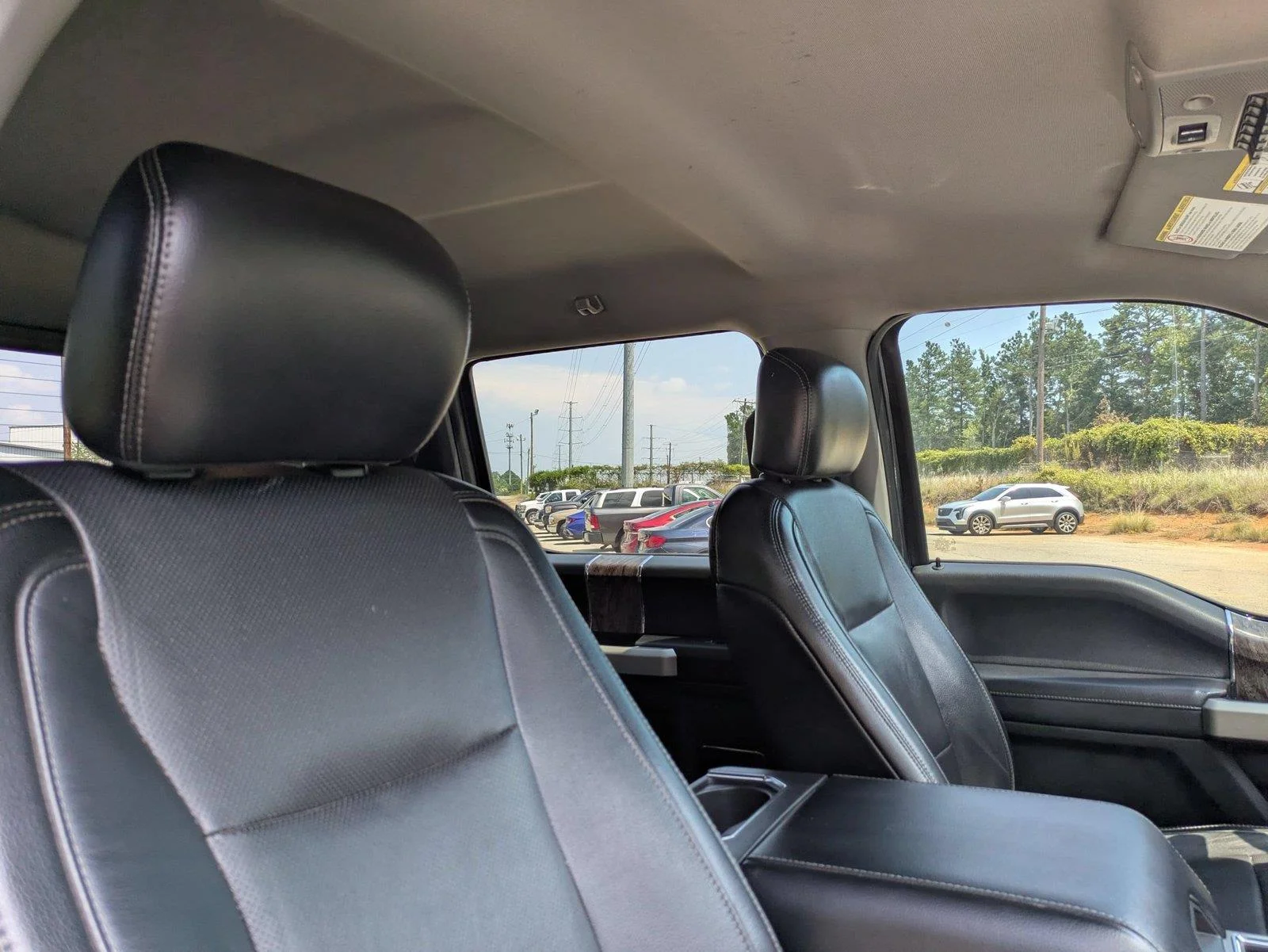 Used 2018 Magnetic Metallic Ford LARIAT image 34