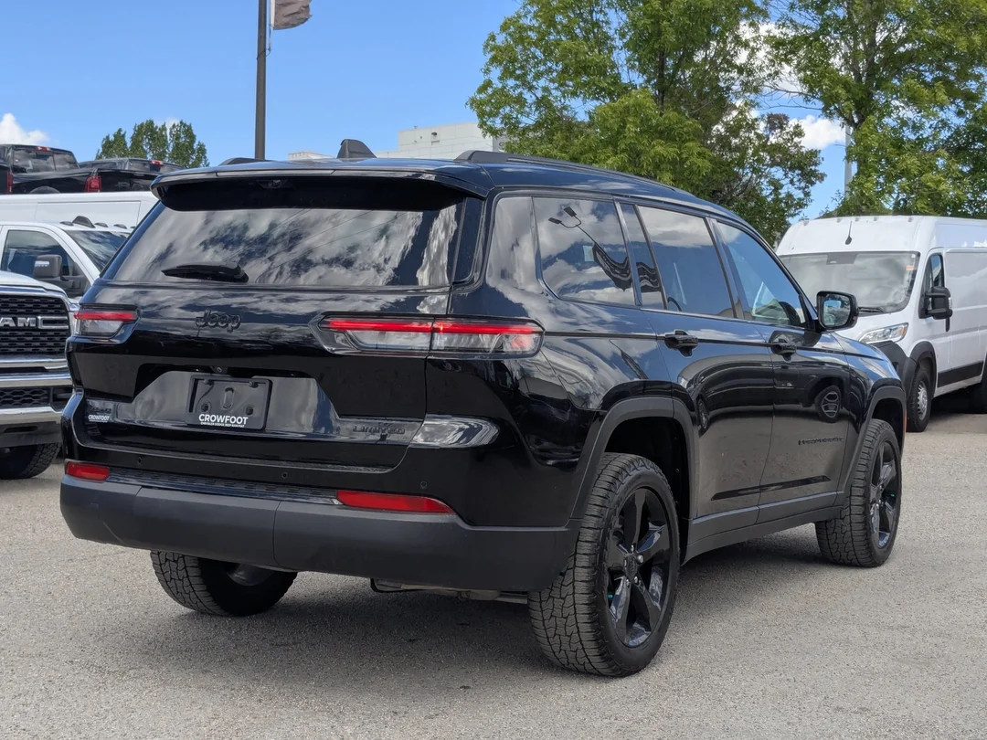 Certified Used 2025 Black Jeep Limited - - 4x4 - Luxury Tech II - Black Pkg - Command View Sunroof - Leather & More! image 8