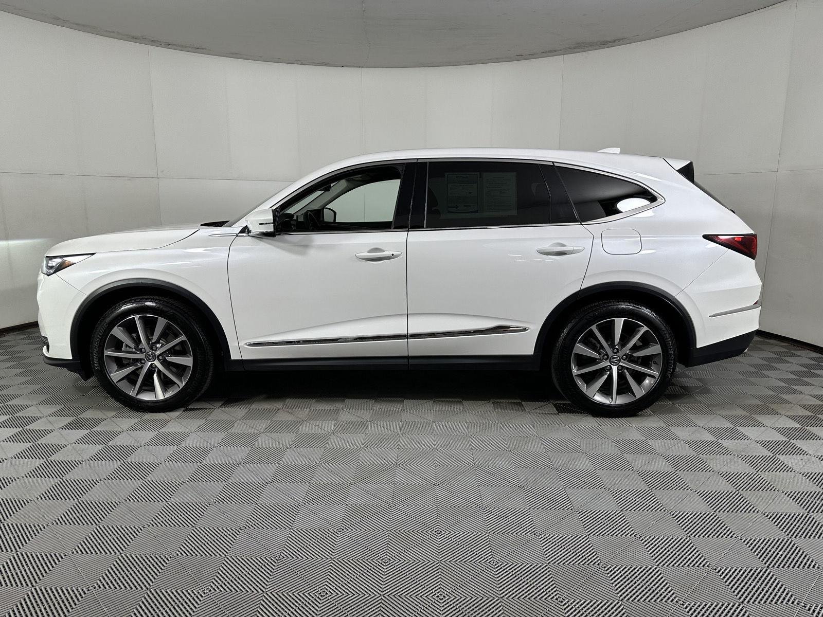 Used 2025 Platinum White Pearl Acura SH-AWD w/Tech image 30