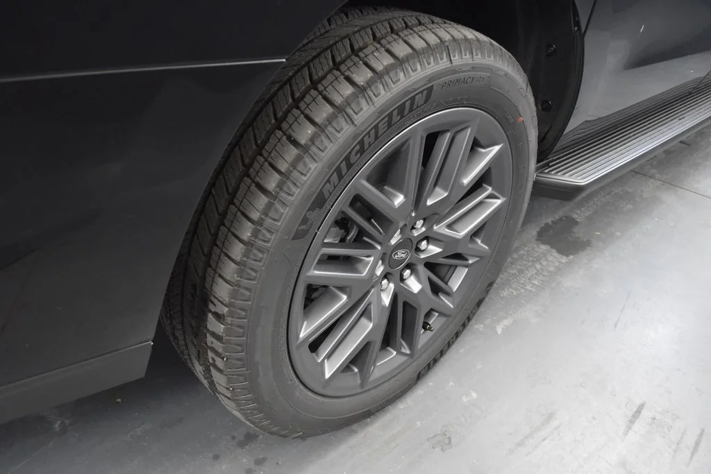 New 2026 Black Ford Platinum image 22
