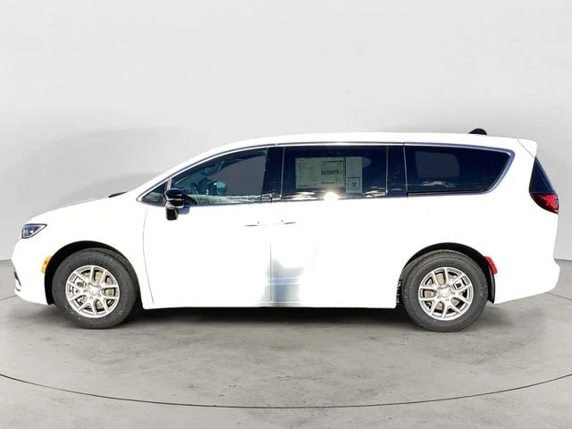 New 2026 Bright White Clearcoat Chrysler SELECT image 2