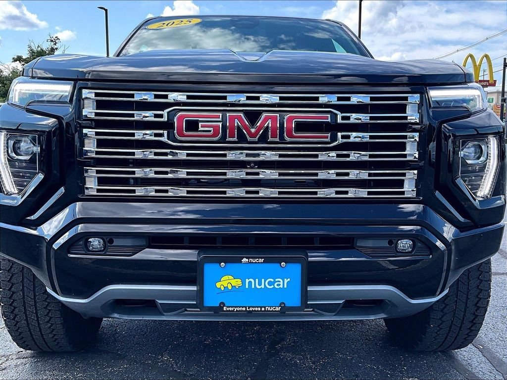 Used 2025 Onyx Black GMC Denali image 32