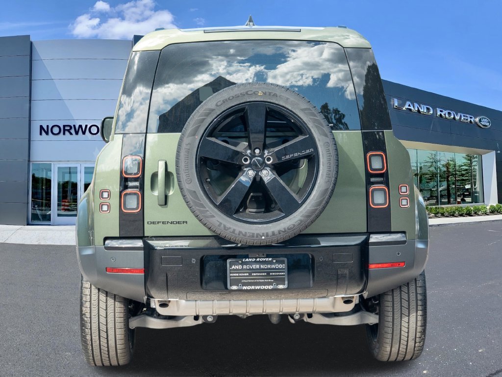 New 2026 Woolstone Green Land Rover S image 5