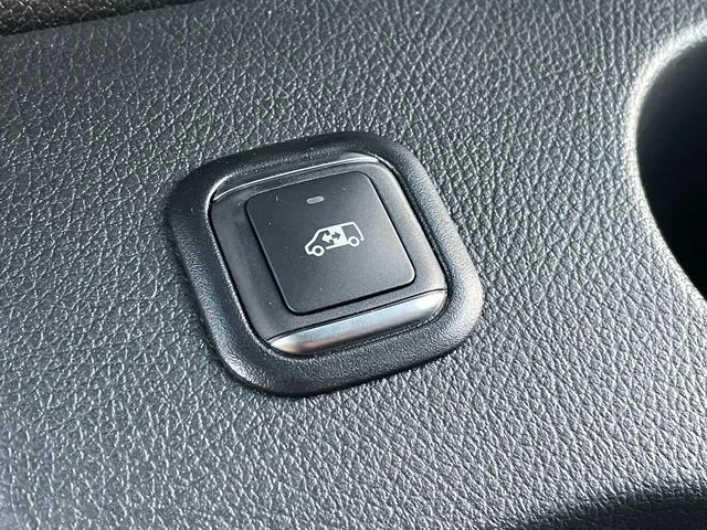 New 2025  Mercedes-Benz Passenger 144 WB image 40