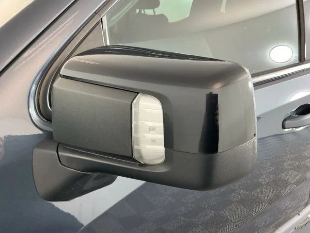 Used 2020 Blue GMC Elevation image 9