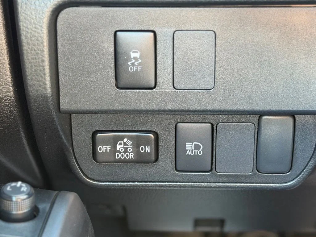 Used 2023 Blue Toyota SR5 image 22