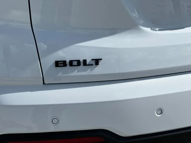 New 2027 Summit White Chevrolet LT image 27
