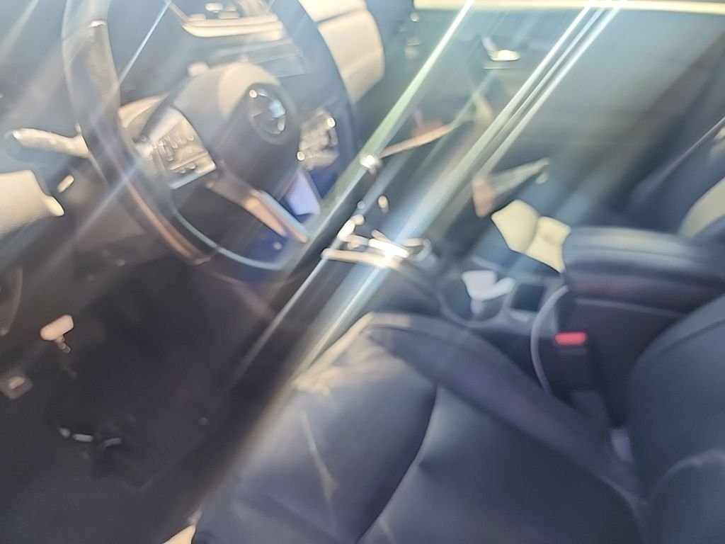 Used 2018 Blue Nissan SL image 12