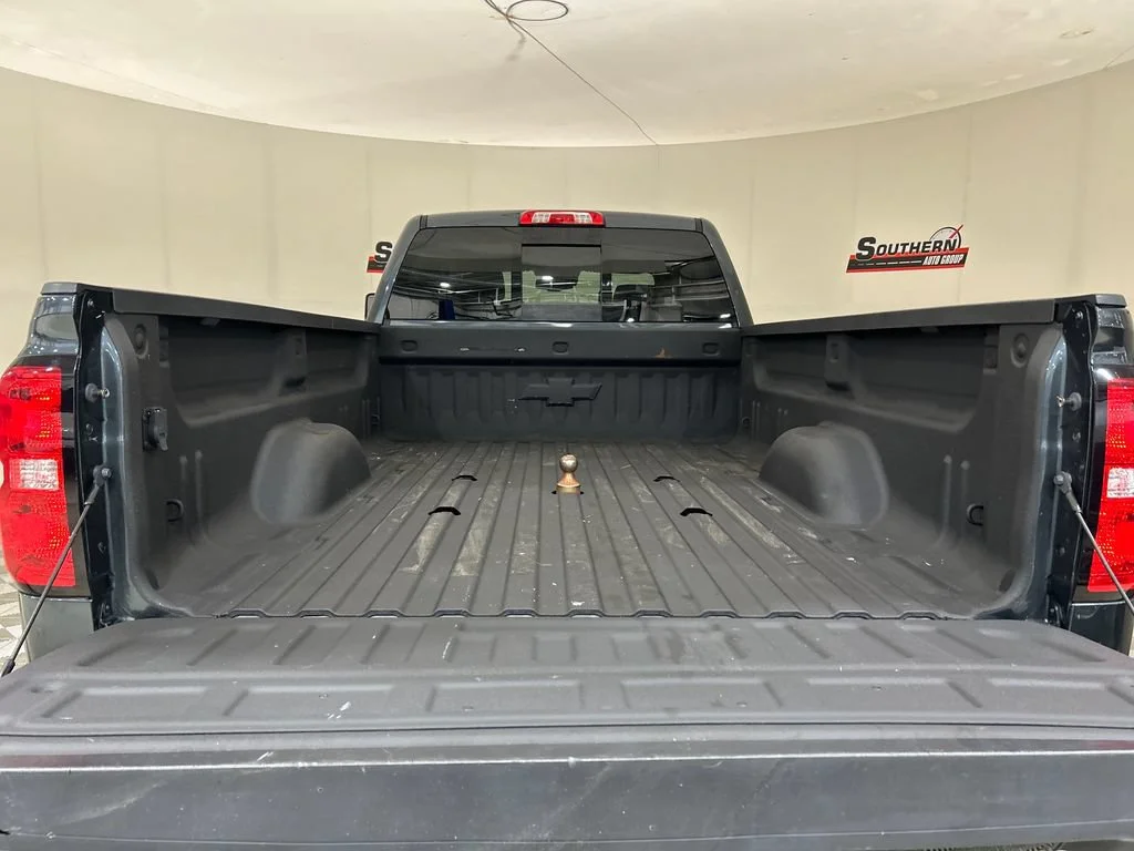 Used 2019 GRAPHITE METALLIC Chevrolet High Country image 5