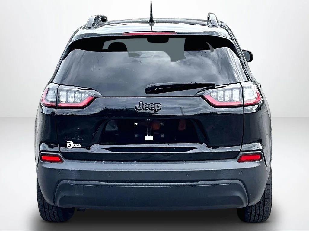 Used 2023 Black Jeep Altitude image 5