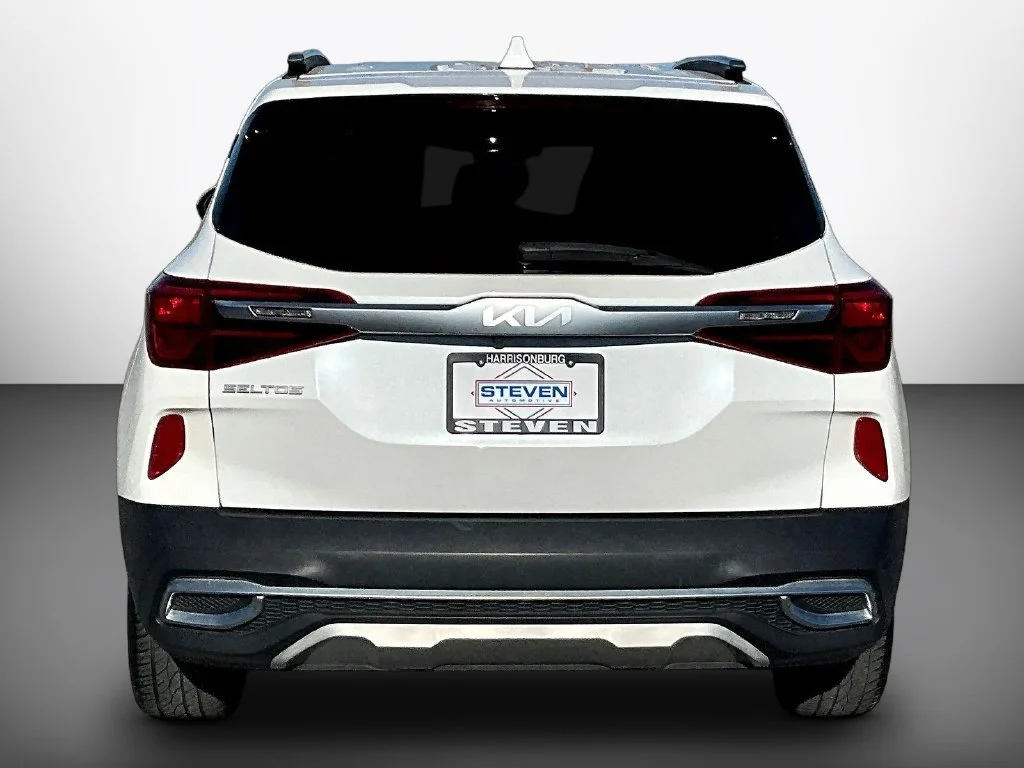 Used 2023 White Kia SX image 5