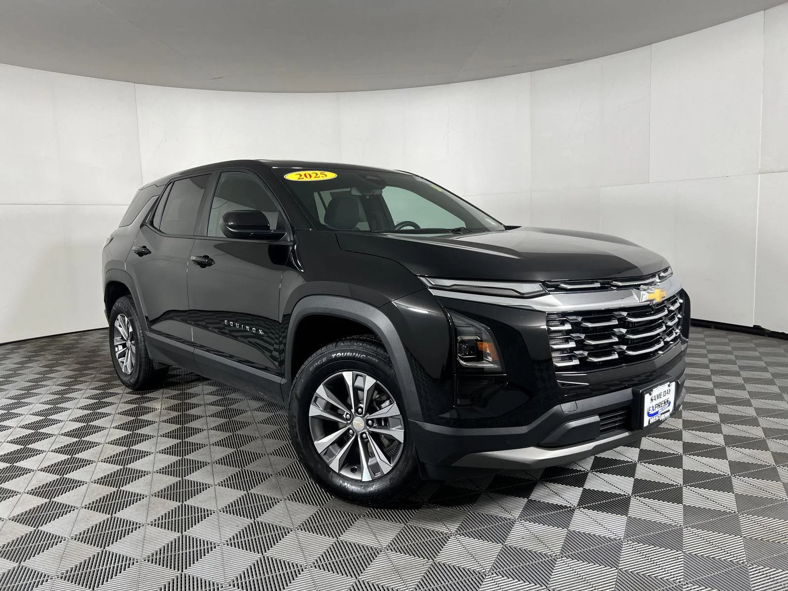 Used 2025 Mosaic Black Metallic Chevrolet LT image 31