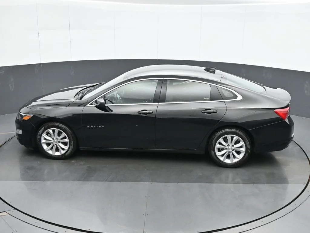 Used 2025 Black Chevrolet LT image 18