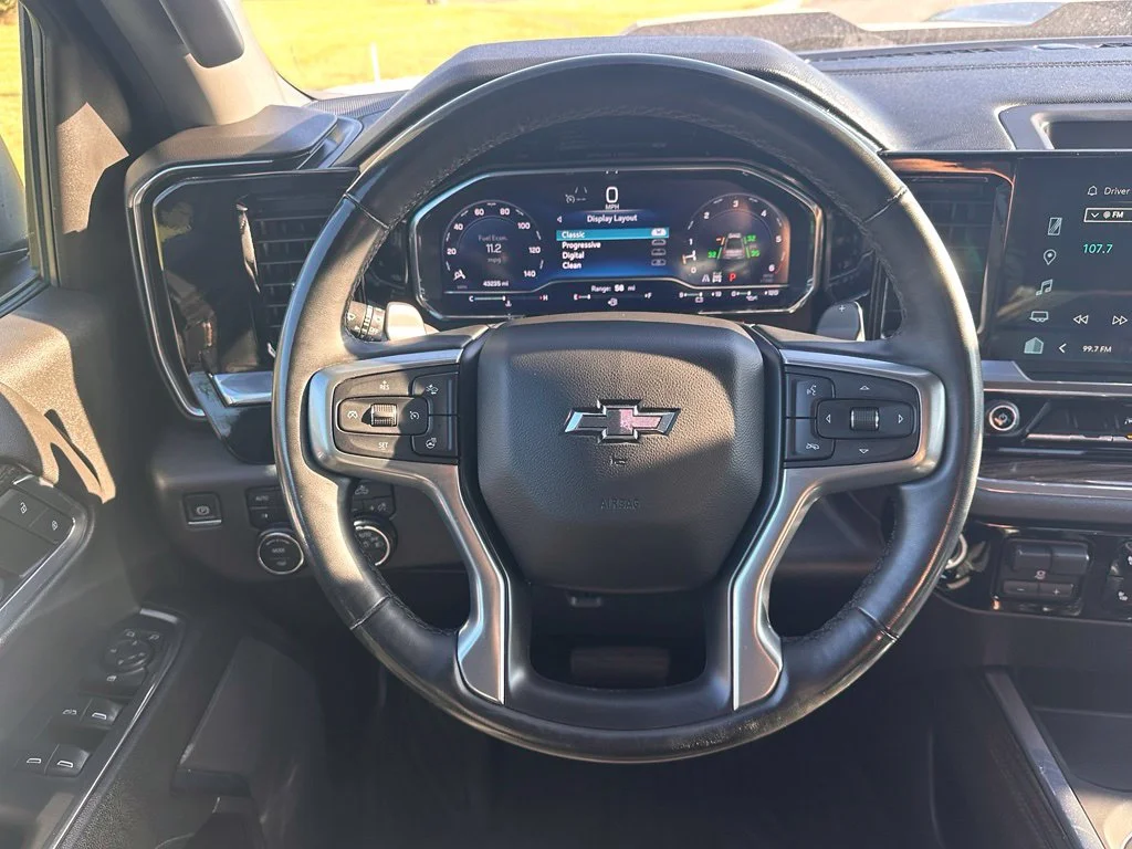 Used 2024 Summit White Chevrolet LT Trail Boss image 17