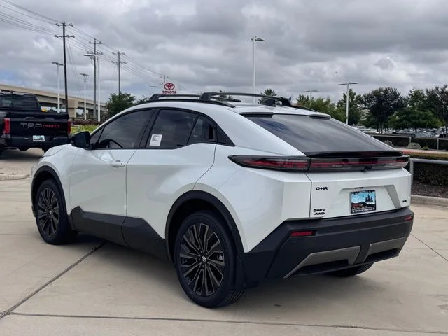New 2026 Wind Chill Pearl <sup>1</sup> Toyota  XSE image 6