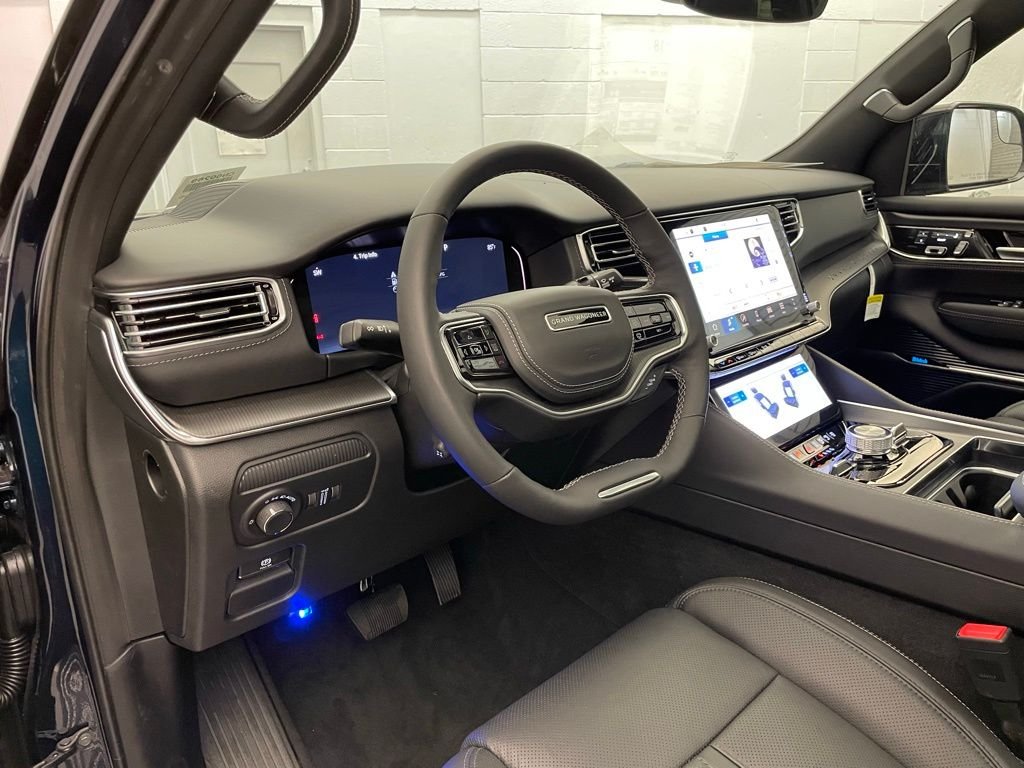New 2026 Fathom Blue Pearl-Coat Exterior Paint (Late Availability) Jeep Summit Obsidian image 20