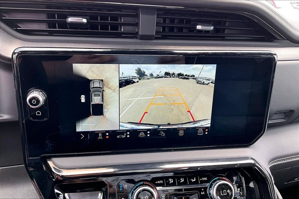 Used 2024 White GMC AT4X image 23