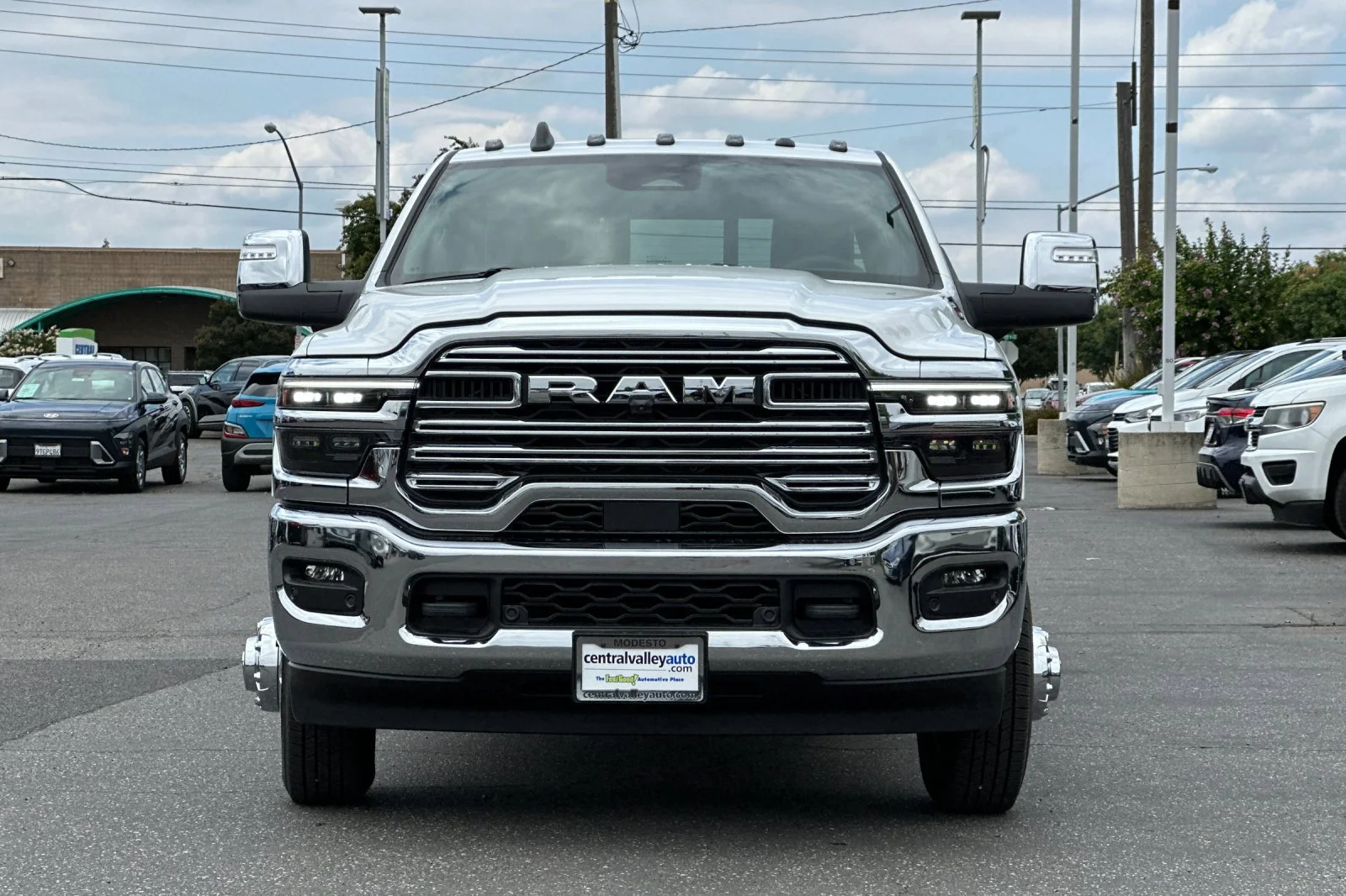 New 2026 Bright White Clear-Coat Exterior Paint RAM Laramie image 9