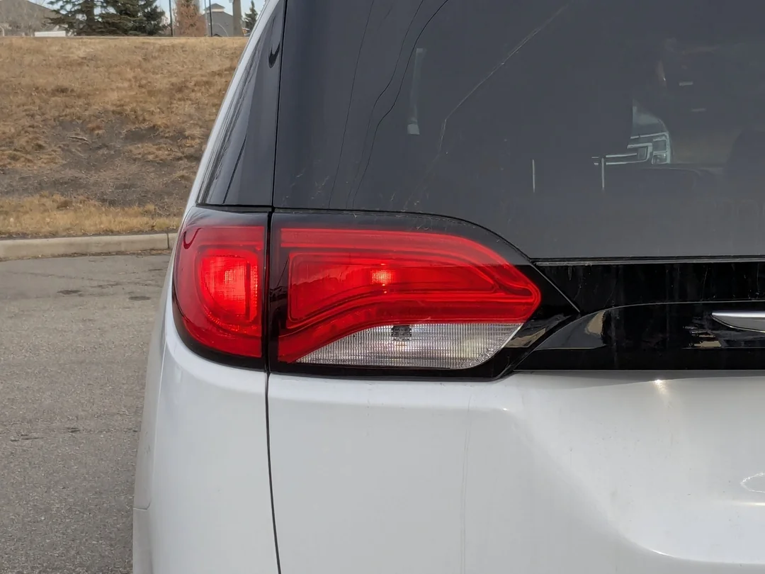 New 2026 White Chrysler SXT - - FWD - Power Liftgate - Power Sliding Doors - Leather & More! image 11