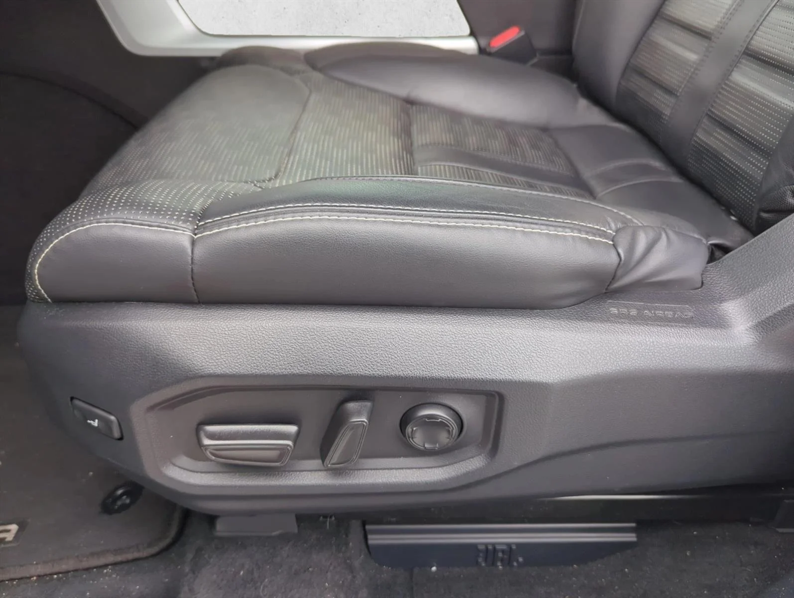 Used 2024 Wind Chill Pearl Toyota Capstone Hybrid image 12
