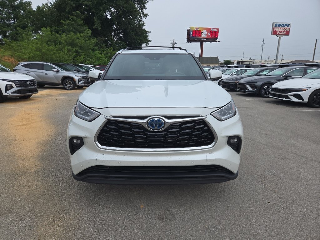 Used 2023 Wind Chill Pearl Toyota Hybrid Platinum image 8