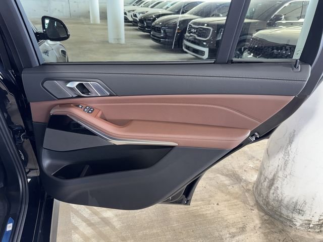 New 2027 Black Sapphire Metallic BMW xDrive40i image 9